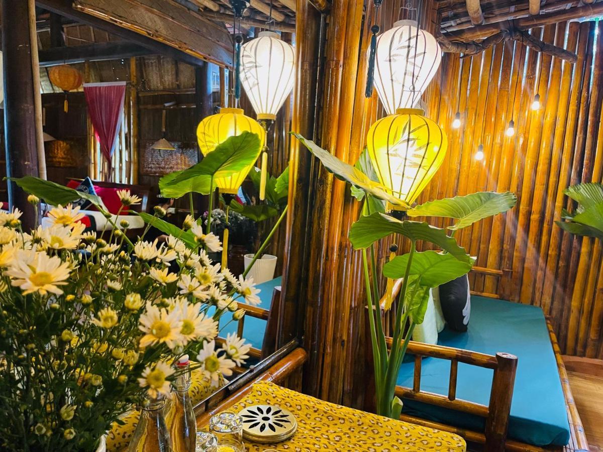 Ở trọ Under The Coconut Tree