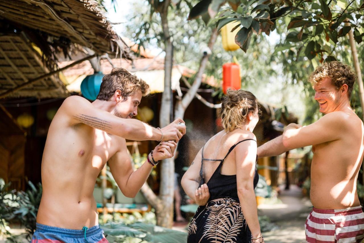 Проживание в семье Under The Coconut Tree *