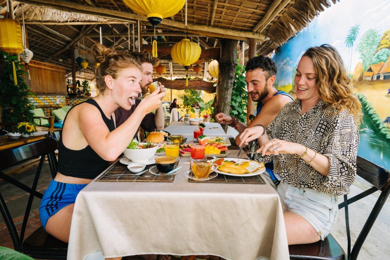 Under The Coconut Tree Проживание в семье